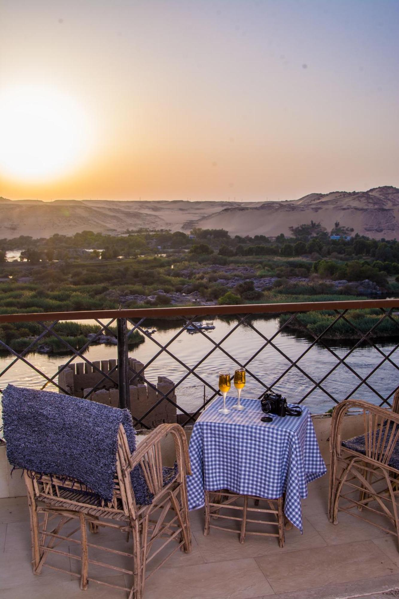 Aswan Nile Palace Eksteriør bilde
