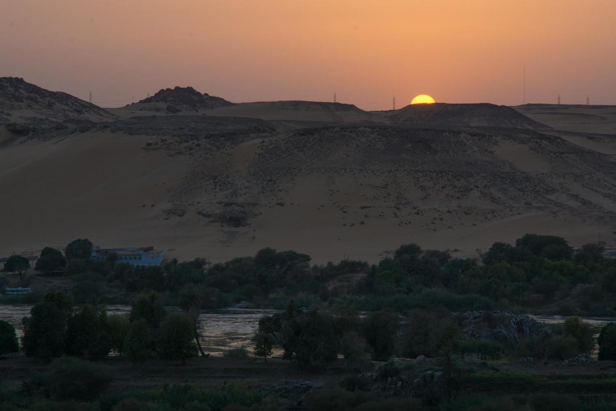 Aswan Nile Palace Eksteriør bilde